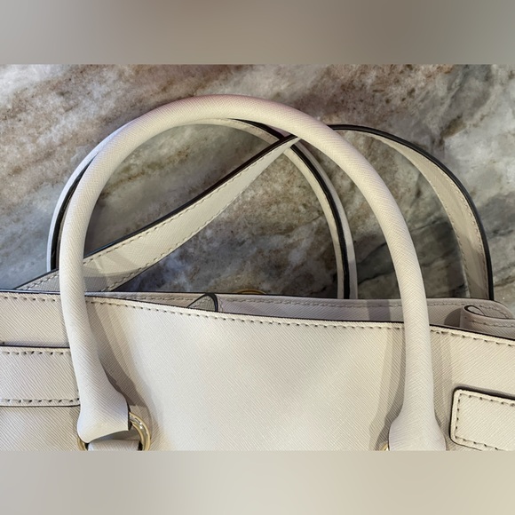 LIKE NEW MICHAEL KORS LARGE WHITE HAMILTON PURSE - Picture 14 of 16